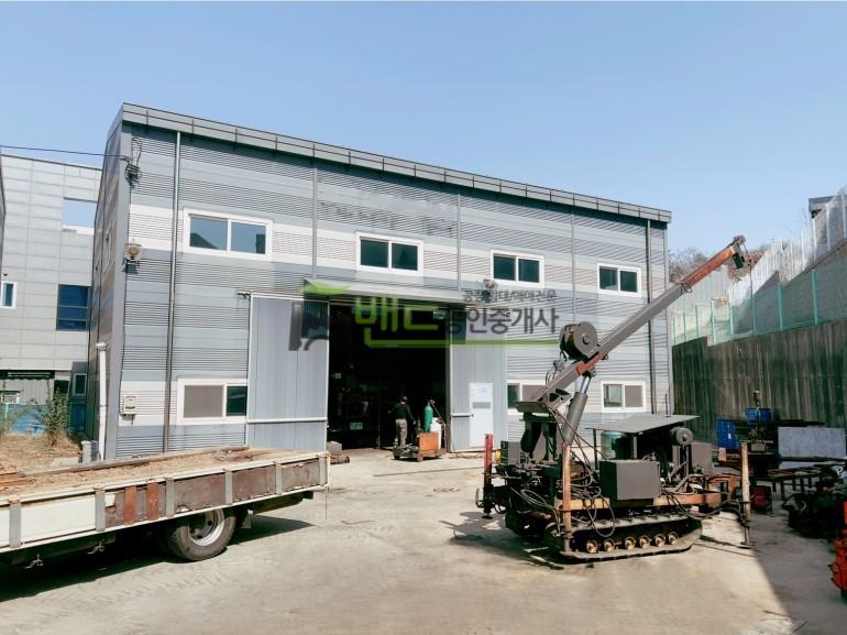 청북공장임대 건물 약 60평 도로변 앞 호이스트 2.8T 1기 대형차량진입가능 자동차관련업종추천
